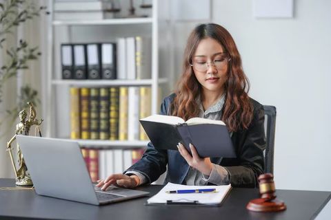 Online Law Knowledge: Understanding Digital Regulations, Rights and Responsibilities