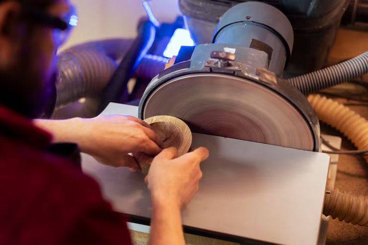 Industrial Polishing Machine Tips: Choosing Types, Abrasives, Applications, and Safety Features