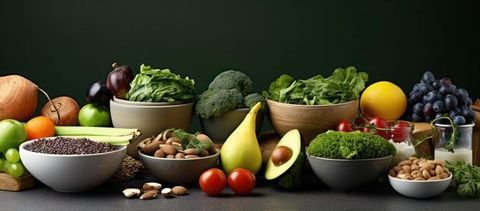 Nutrition and Healthy Eating Guide: Balanced Meals, Essential Nutrients, Foods and Daily Habits