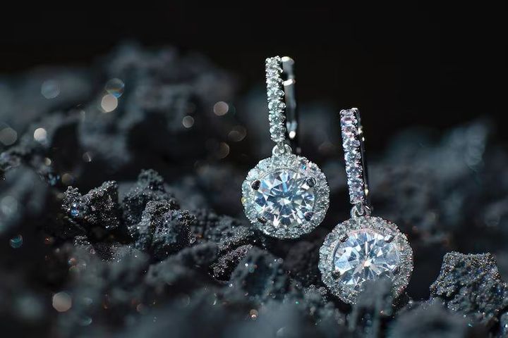 Diamond Earrings Guide: Types, Cuts, Settings, Materials, Styles, and Care Tips